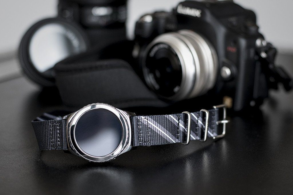 Samsung Gear S2 on 2 Piece Black Razor Strap