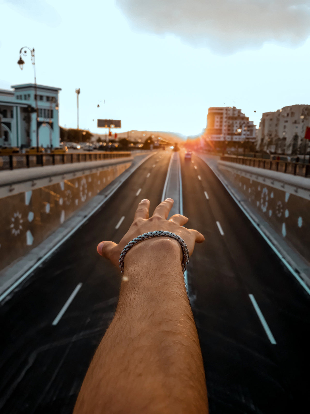 Chasing the last glimpse of sunlight wearing Vario's woven mesh #bracelet by #varioeveryday member @moussa_rj