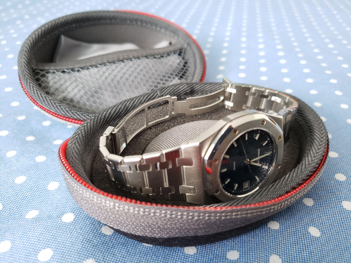 Our donut shaped travel case will prevent your bracelet watch from scratching your watch caseback