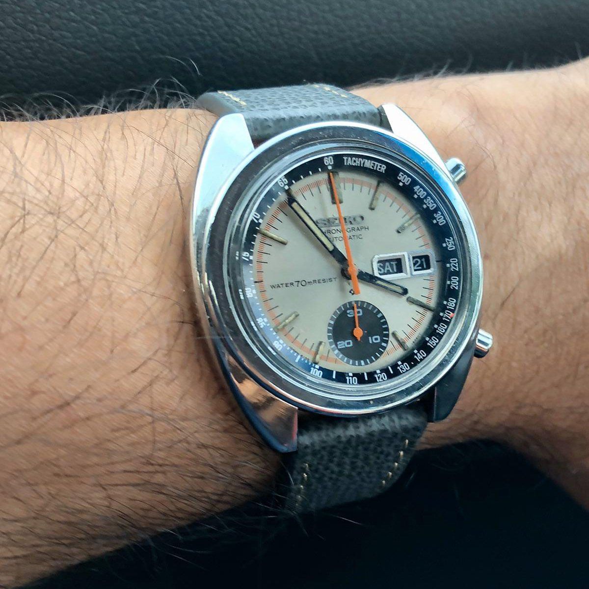 We love to see our straps on your watch. Do send us your photos or tag us on social media. Photo by #varioeveryday member @jitzz