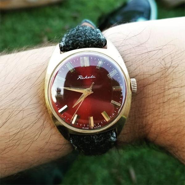 Raketa watch with Vario Harris Tweed strap. A nice fall strap don't you think?