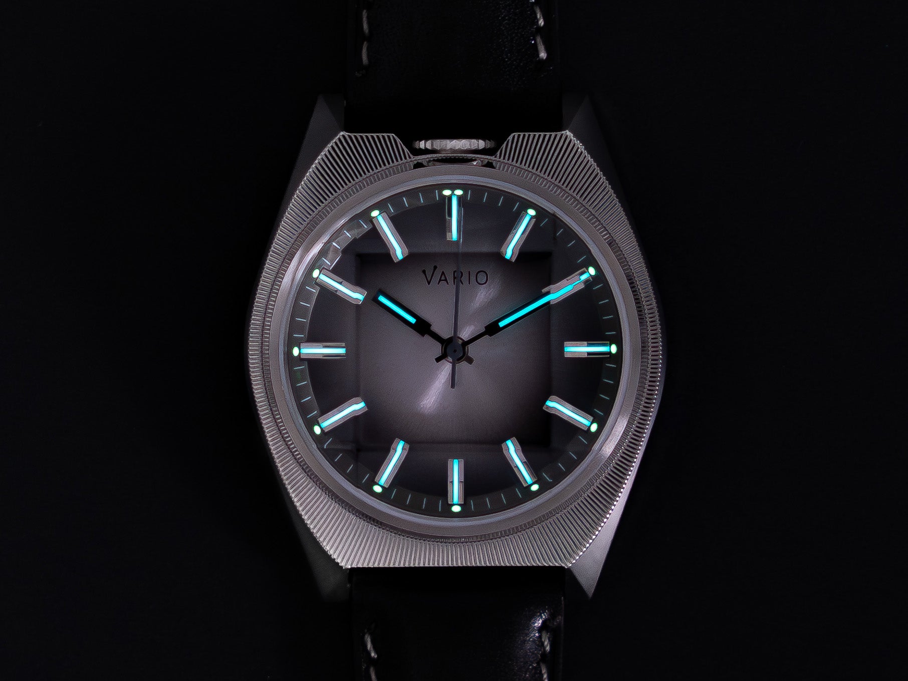 Vario Futurist Faceted Crystal Watch Lume