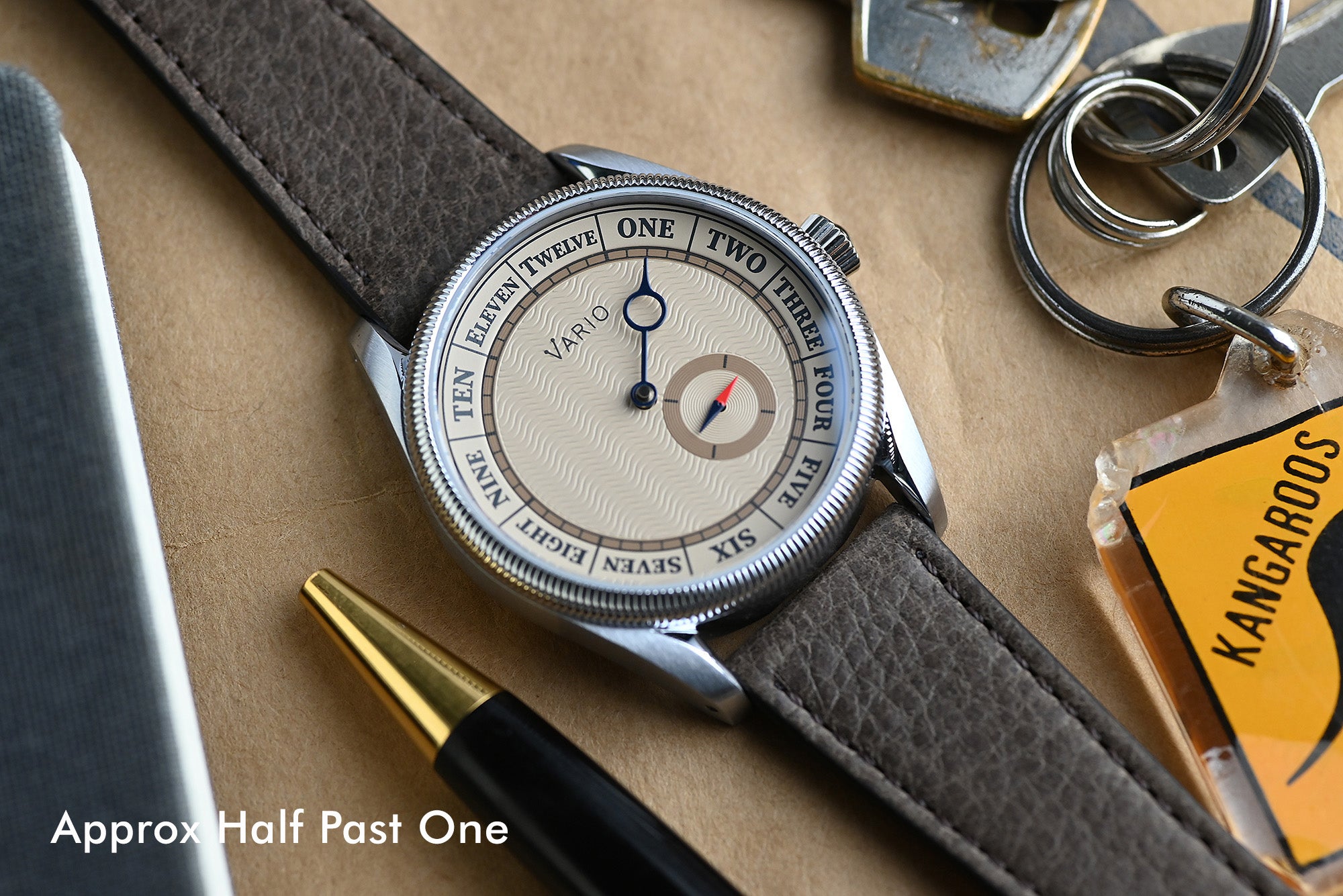 Vario NAVI single hand watch biege