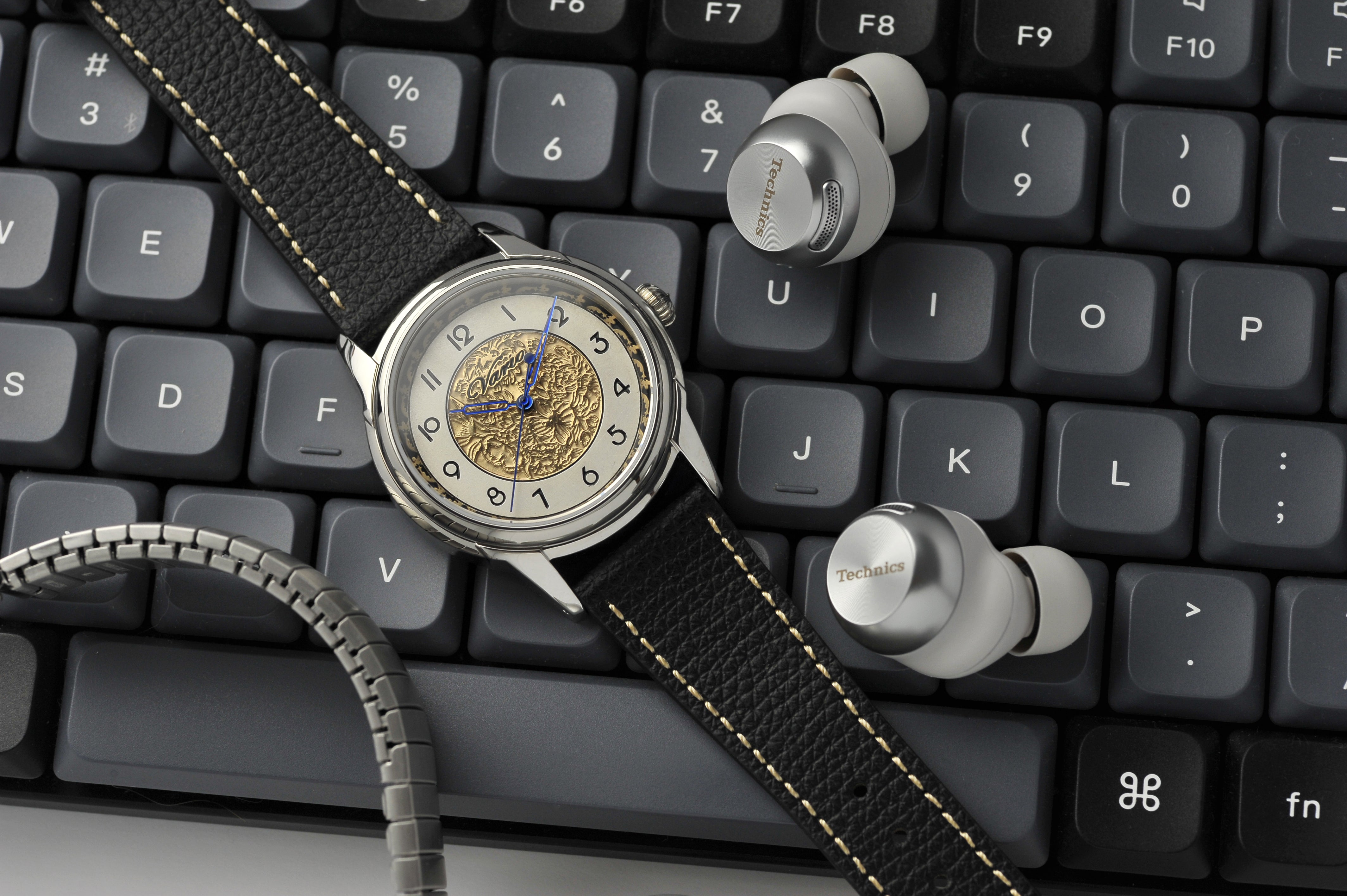 Vario Empire Art Deco Art Nouveau Hand Engraved Watch