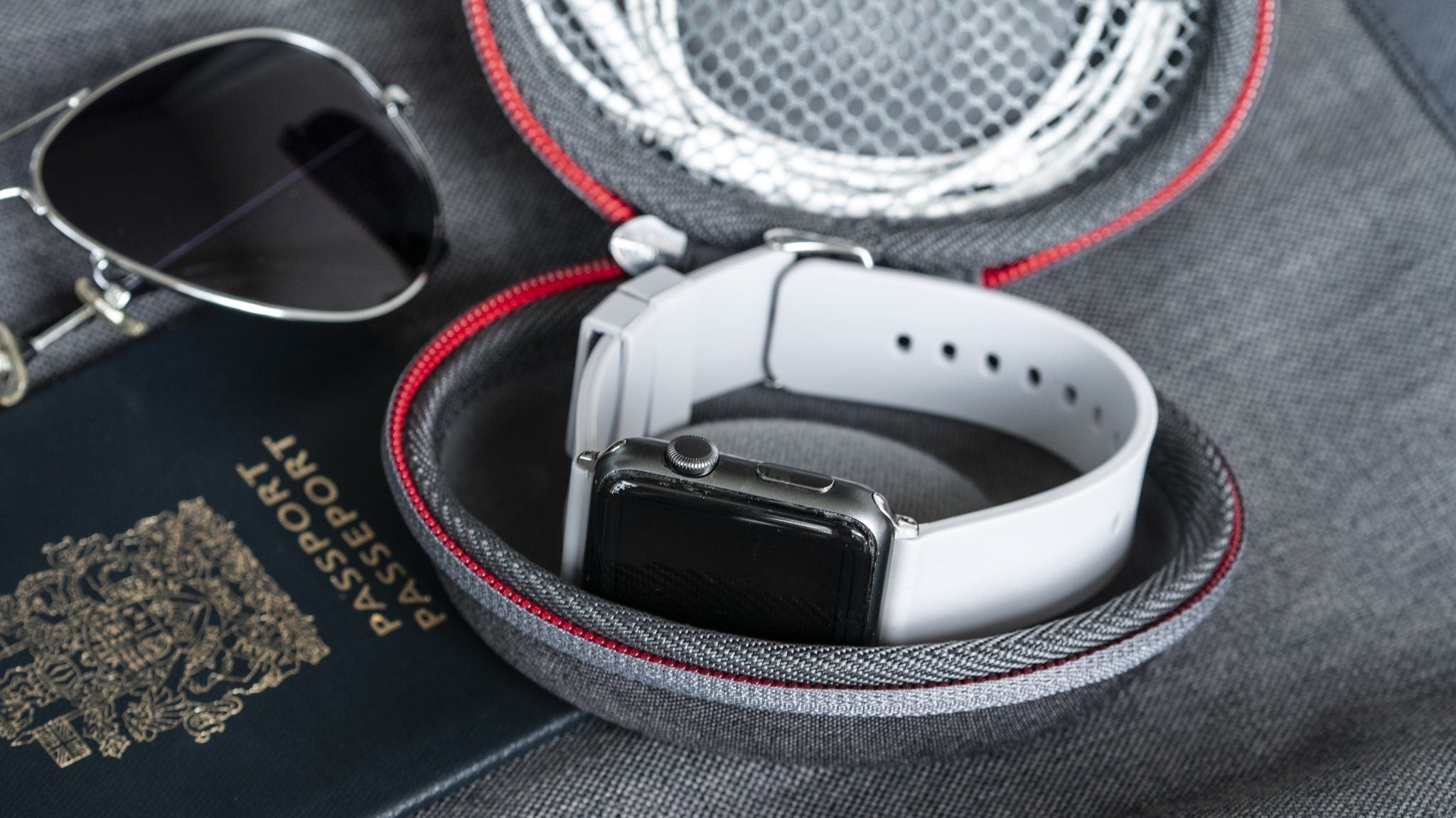 vario travel watch case great for apple watch or other smart watches