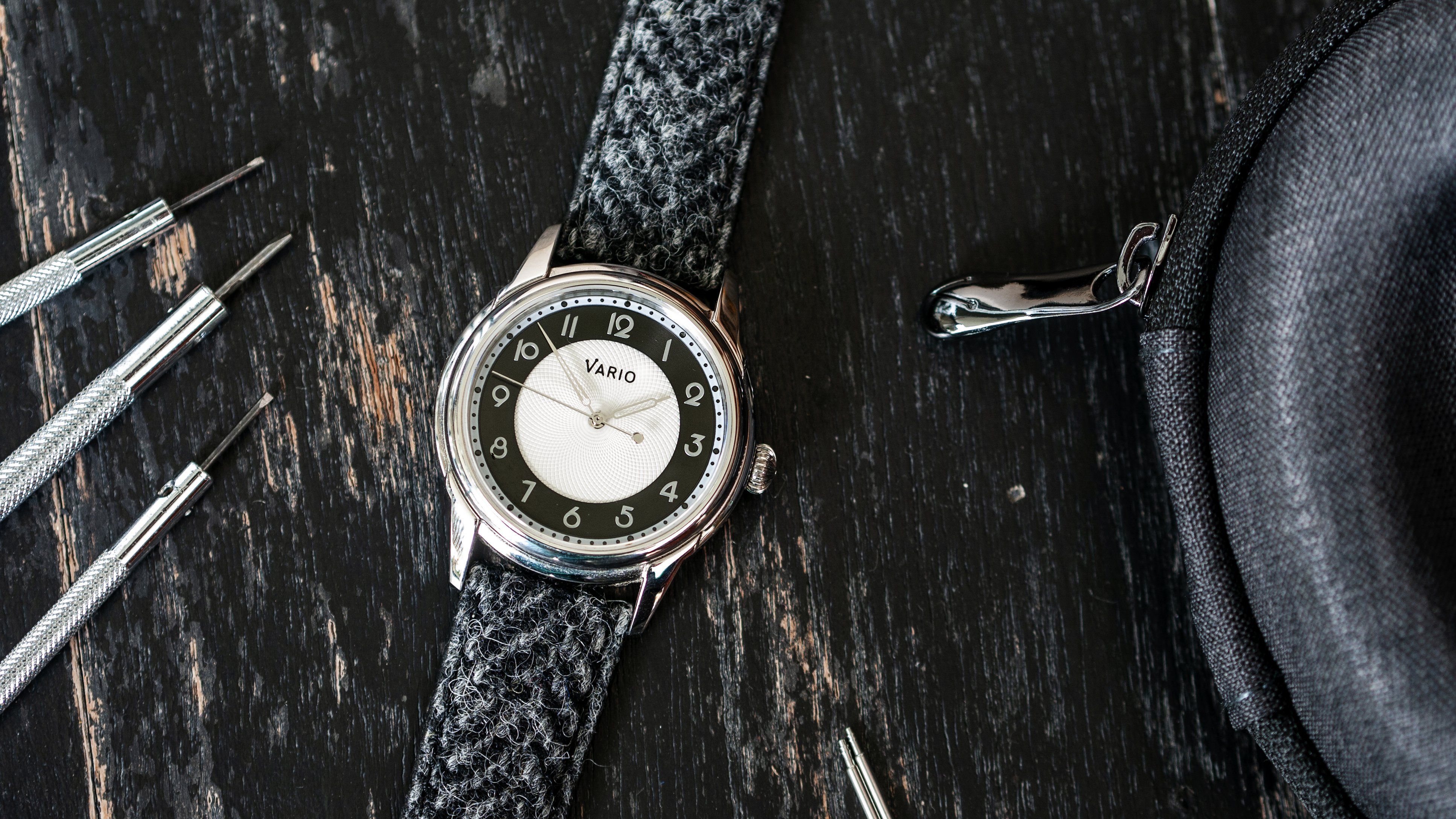 vario harris tweed herringbone watch strap on empire art deco watch