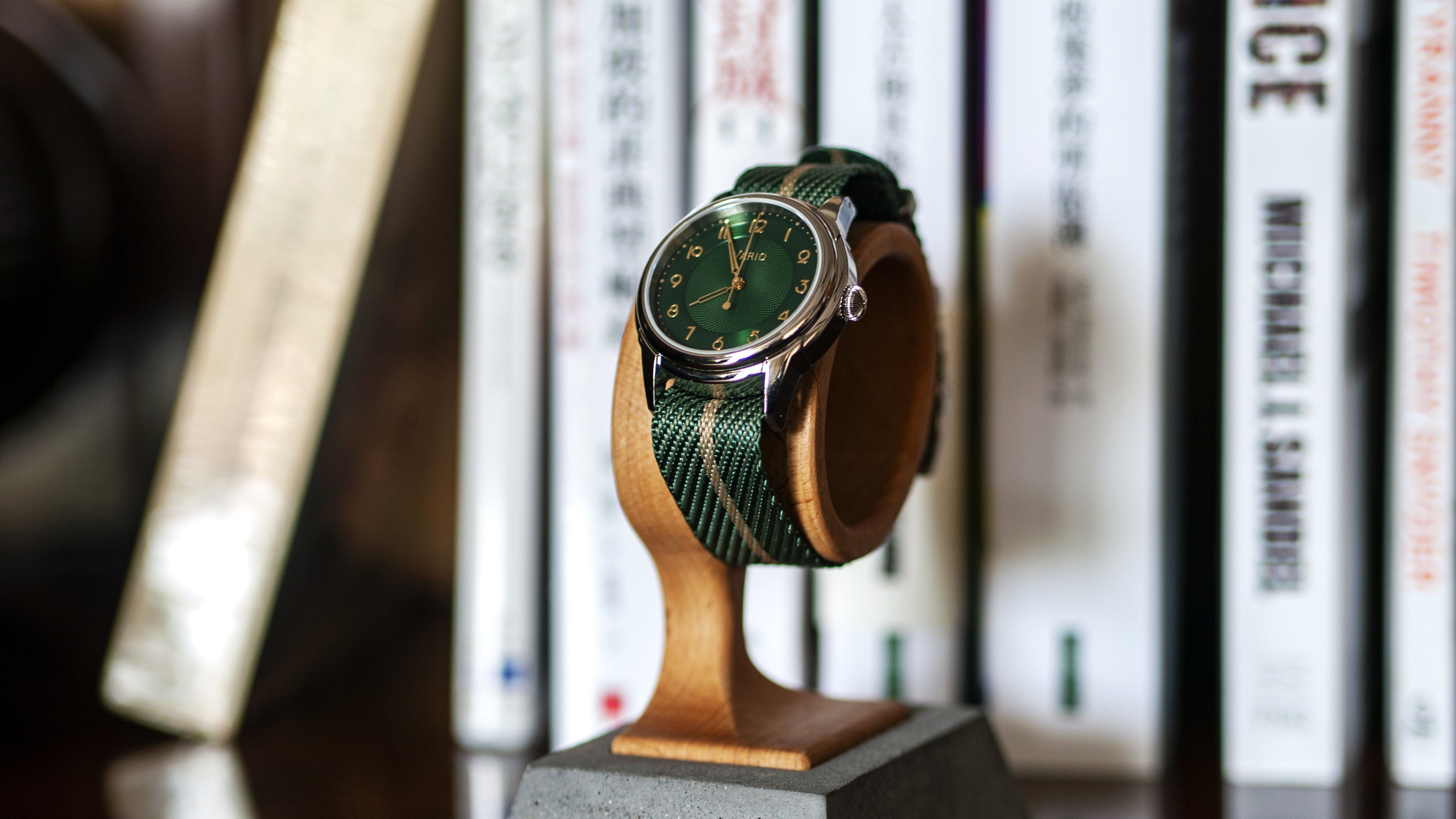 Vario Twill beige empire dress watch