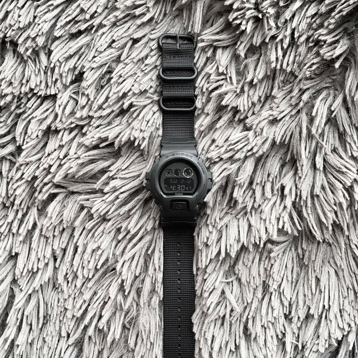 DW 6900 BB on Vario Ballistic Nylon strap photo by #varioeveryday member Lam.