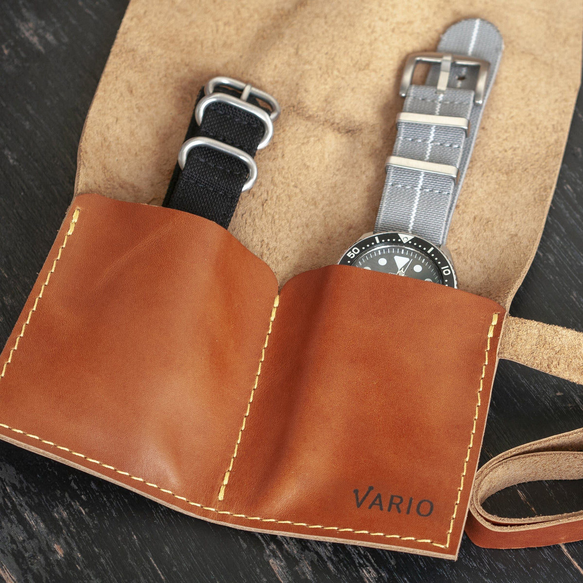 Presenting our Vario Belarus Travel watch roll in nice caramel brown colour