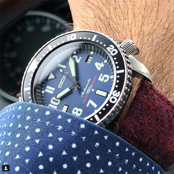 Seiko SKX mod on Vario Harris Tweed strap by #varioeveryday member @mr.benzo07