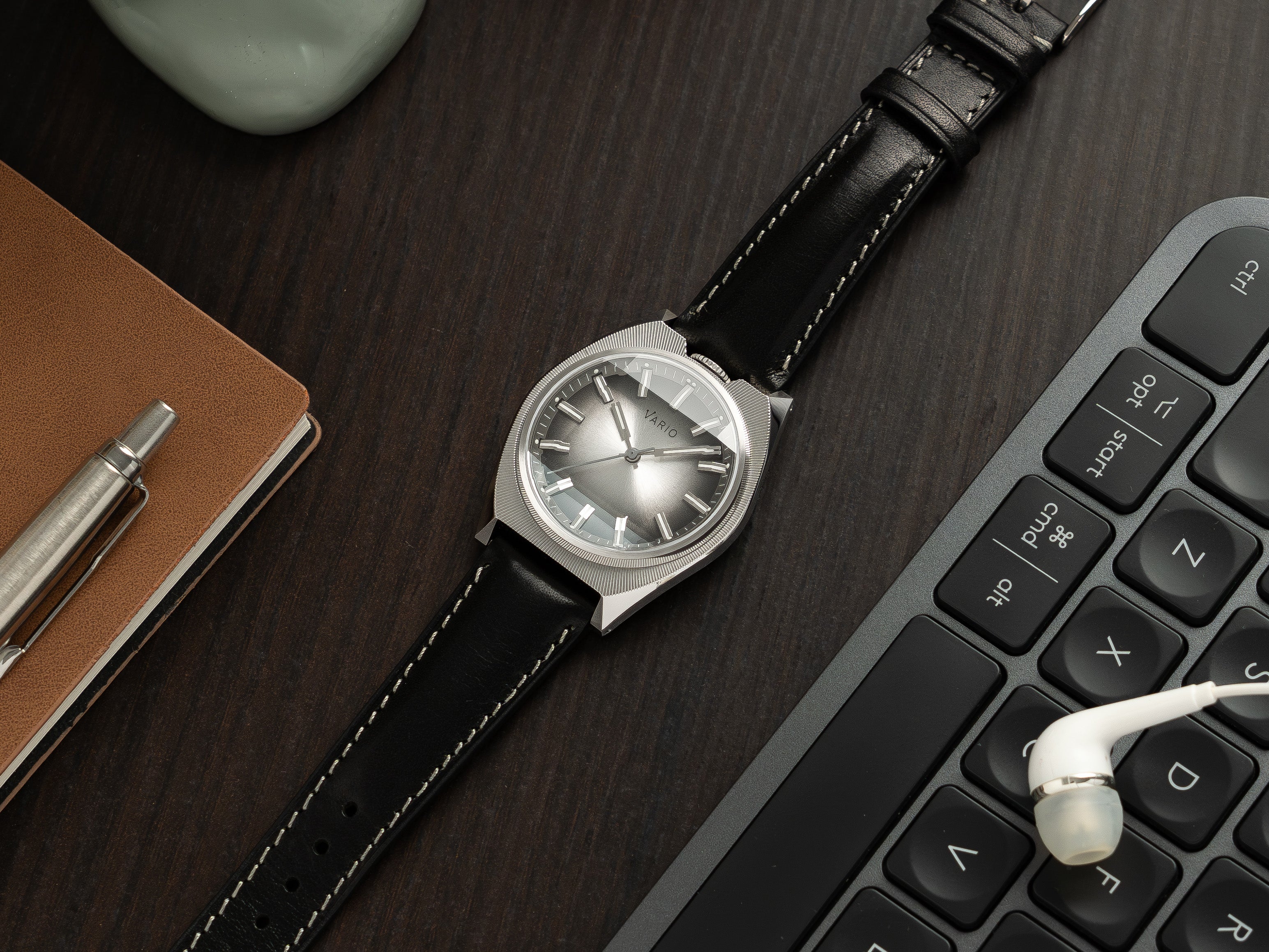 Vario Futurist faceted crystal watch 