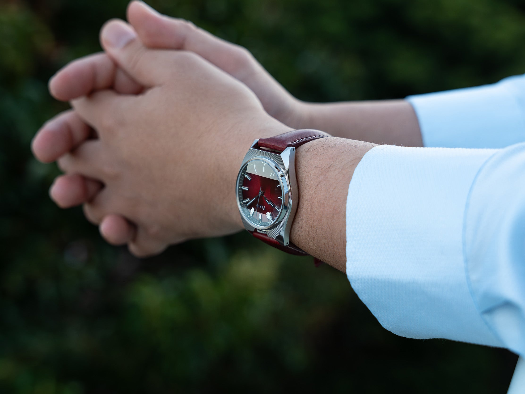 Vario Futurist faceted crystal watch 