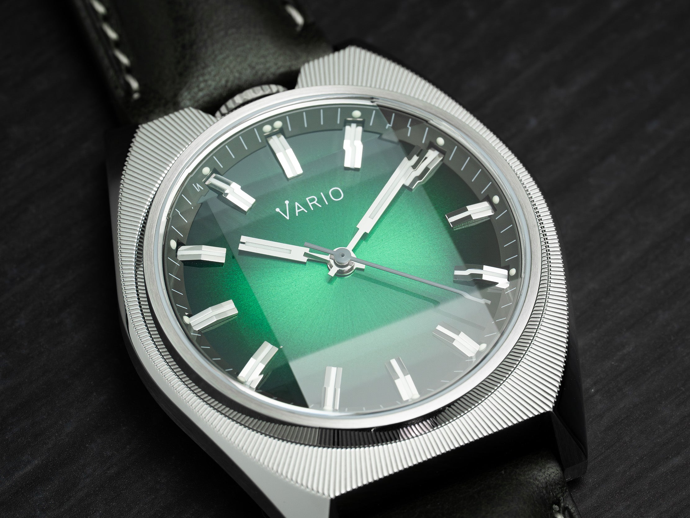 Vario Futurist faceted crystal watch 