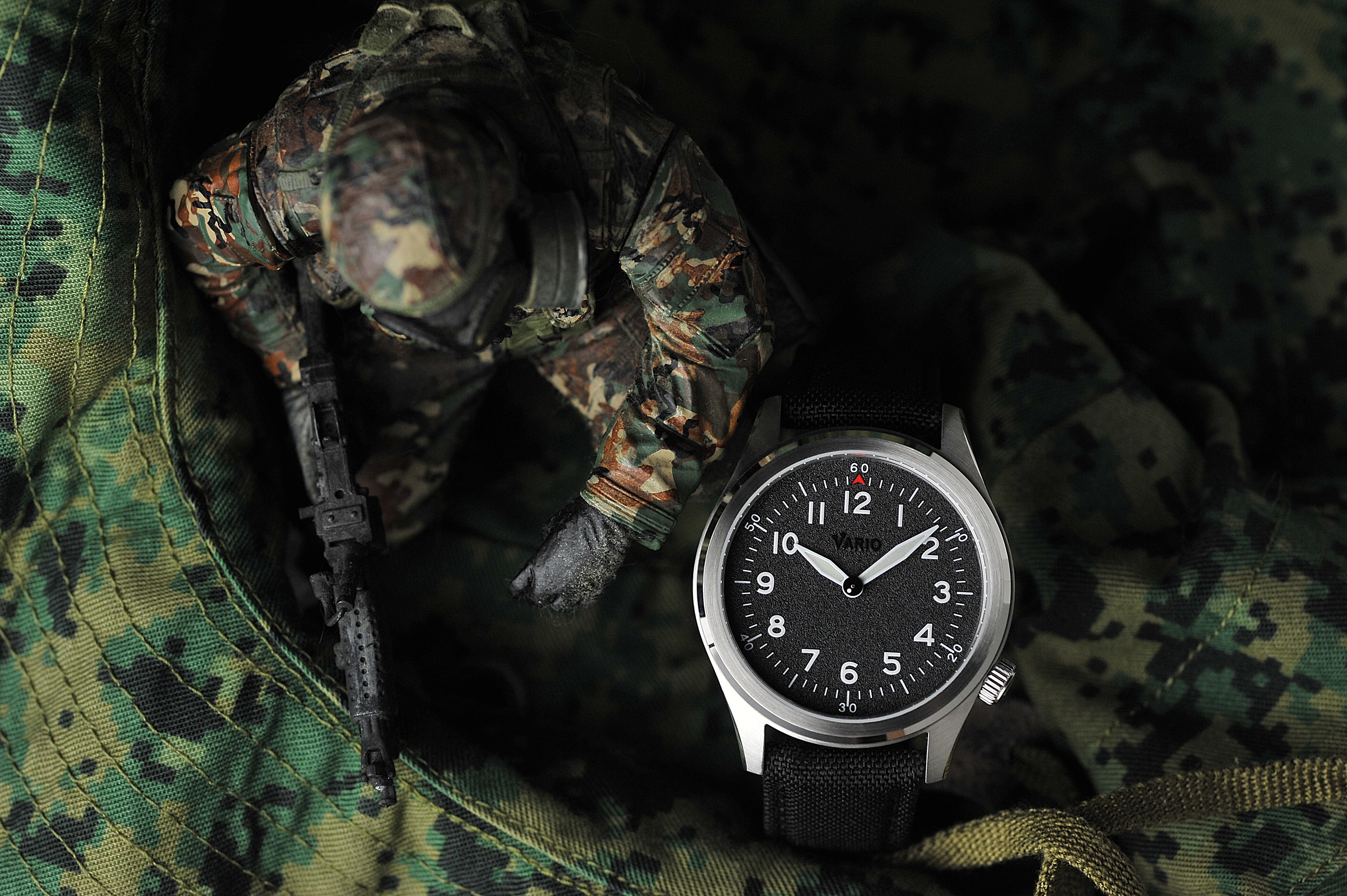 Vario A11-S Solar Quartz Field Watch black