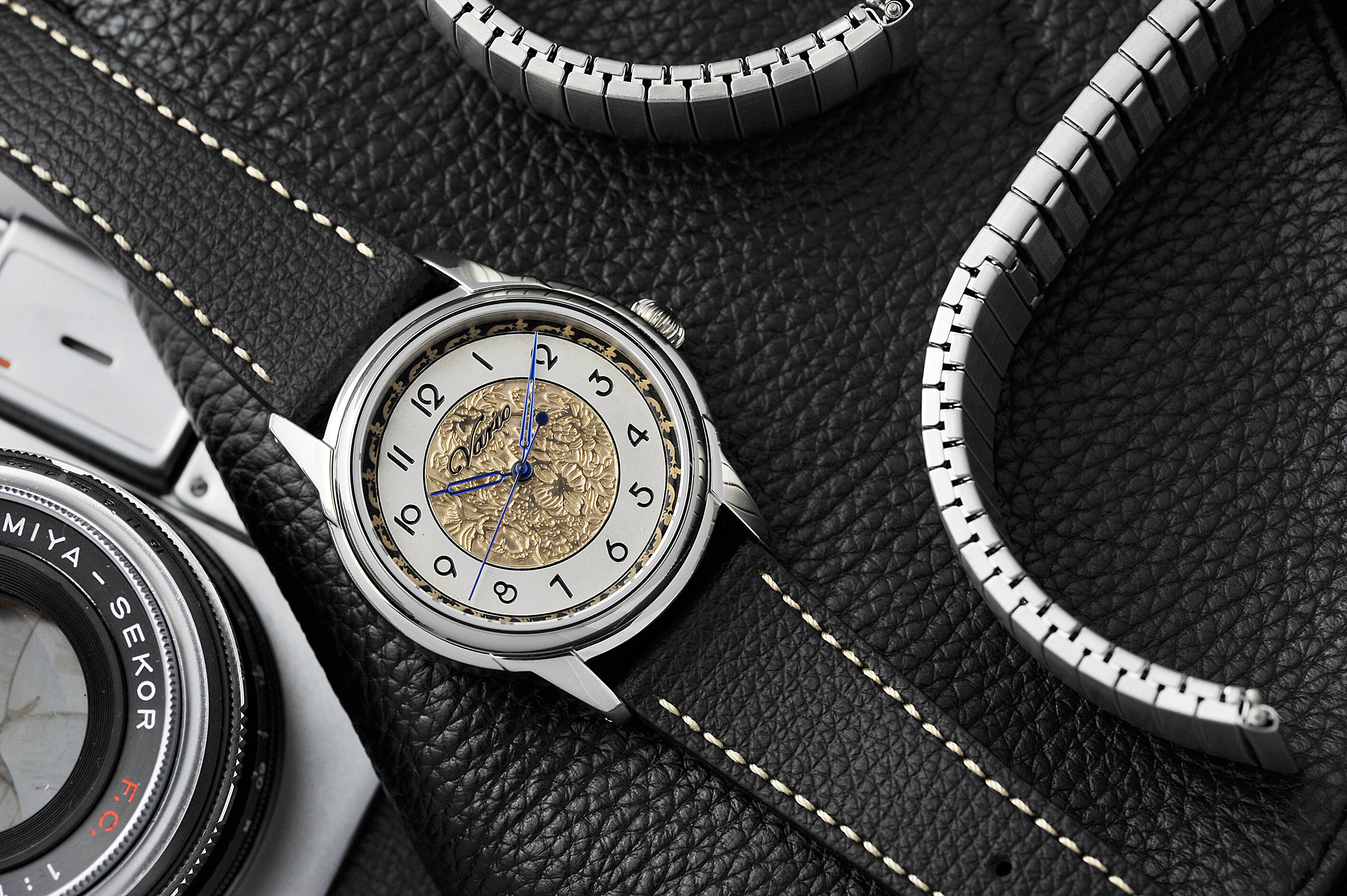 Vario Empire Art Deco Art Nouveau Hand Engraved Watch