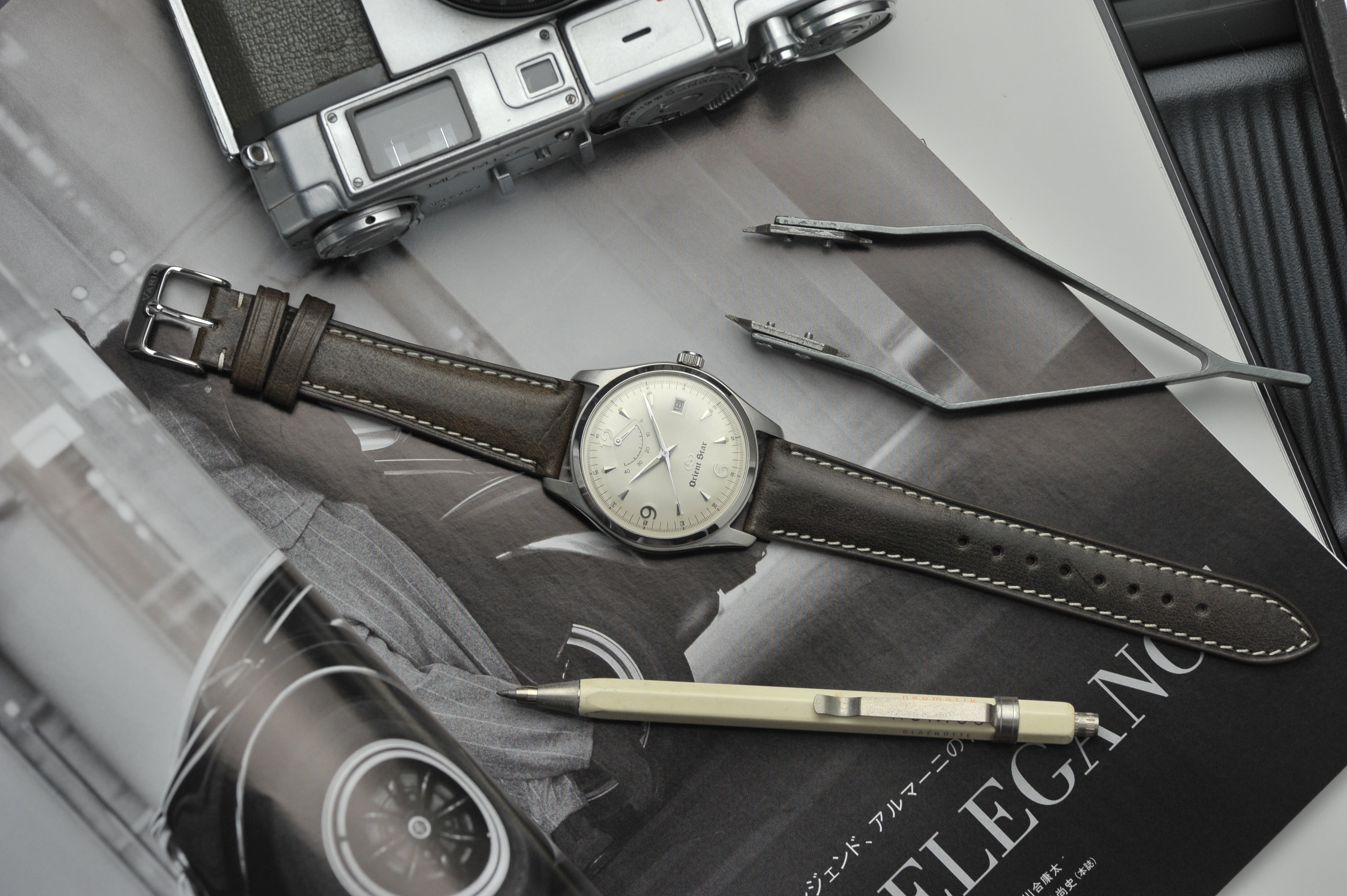 Vario Vintage Veg Tan Embossed Italian Leather grey brown