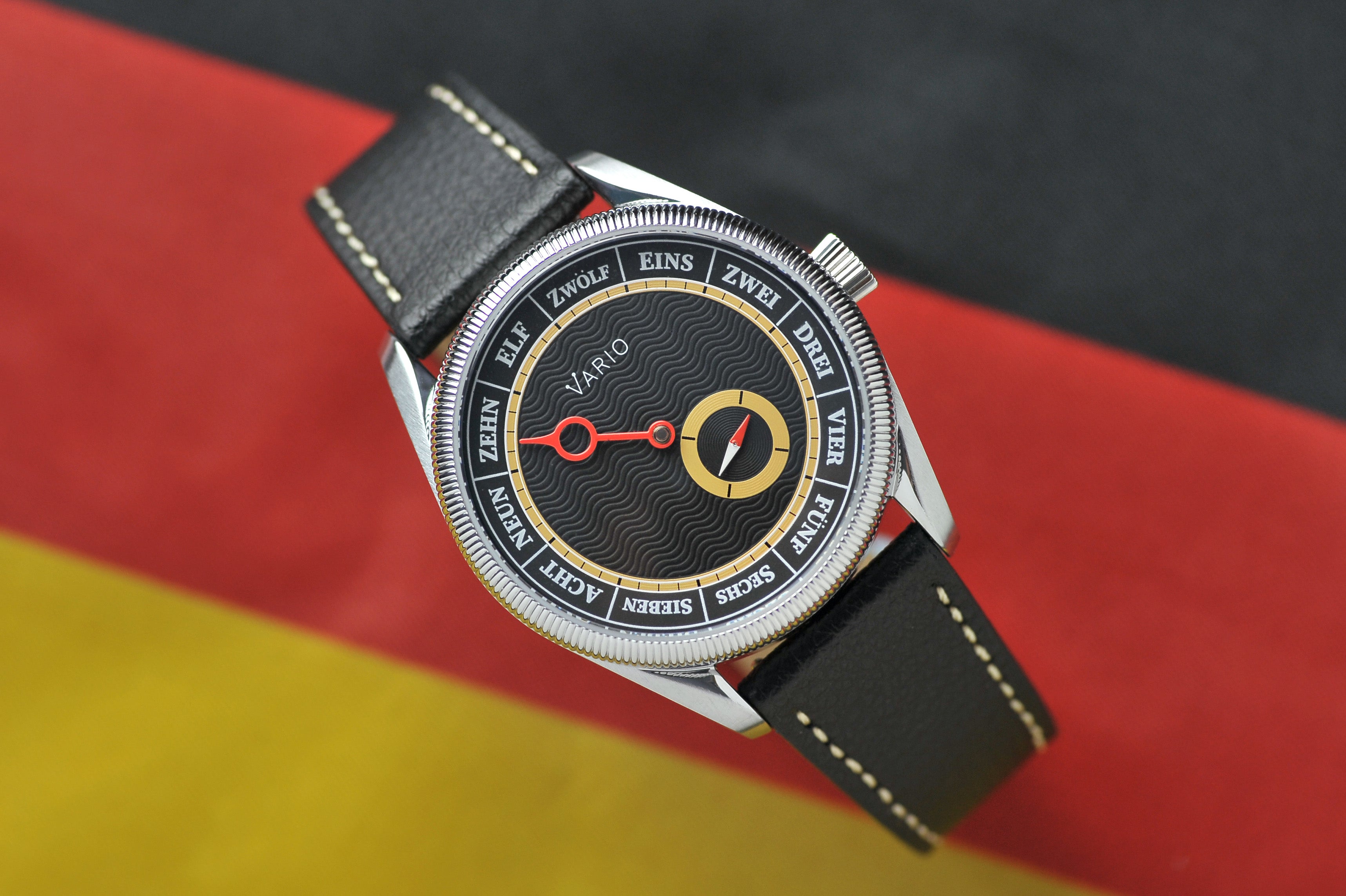Vario NAVI Voyage Single Hand Watch 
