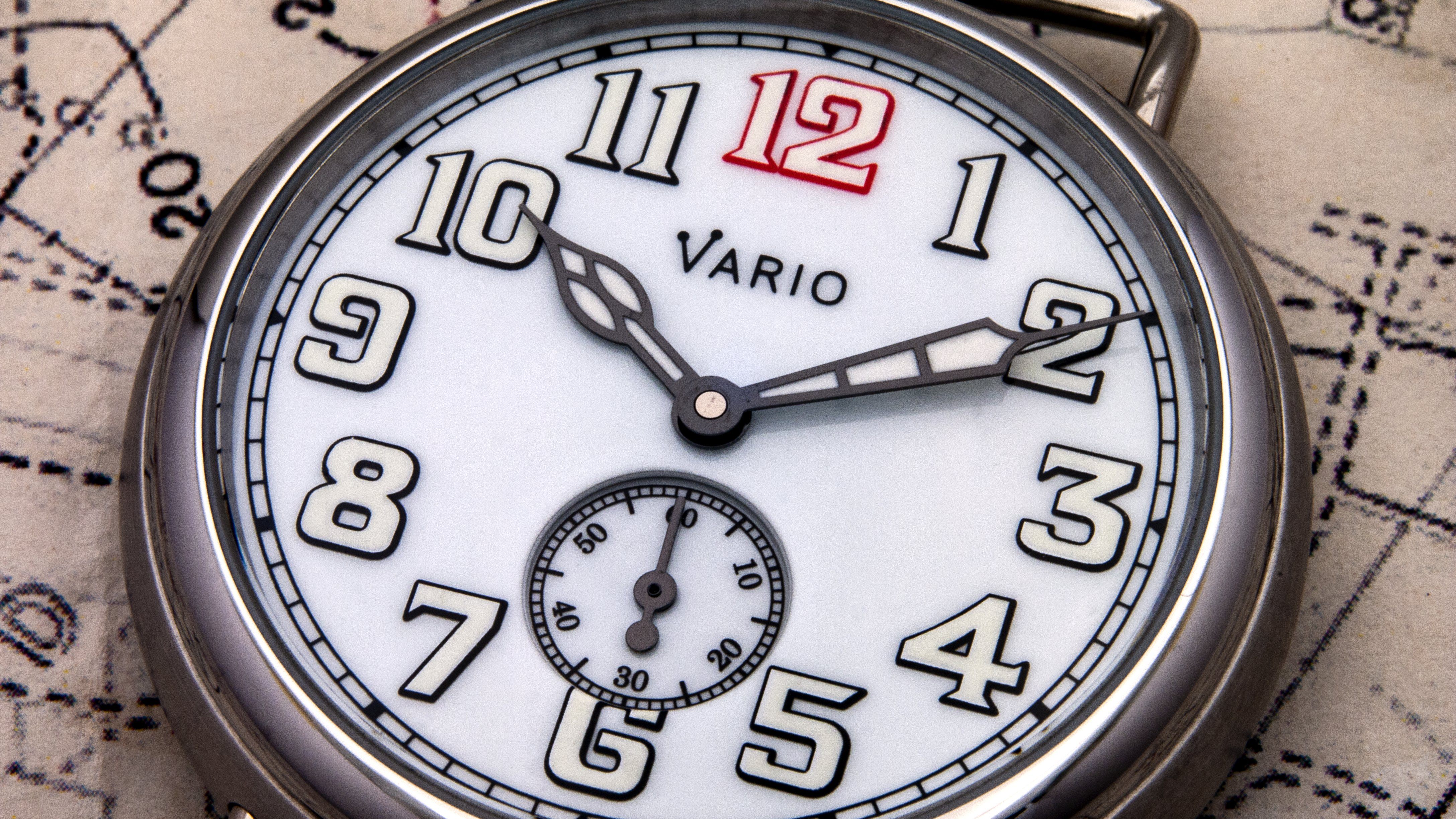 vario 1918 trench field watch white dial white lume 37mm